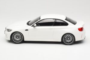 BMW M2 Competition F87 White Minichamps 1:18 155028000 Diecast - image 3 of 6