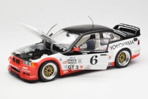 BMW M3 E36 GTR #0 B. Auberlen / M. Simo / P. Cunningham Daytona 24 Hours 1998 UT Models 1:18 39816 Diecast - image 2 of 8