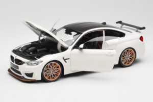 BMW M4 F82 GTS Alpine White Minichamps 1:18 110025221 Diecast - image 2 of 8