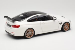 BMW M4 F82 GTS Alpine White Minichamps 1:18 110025221 Diecast - image 3 of 8
