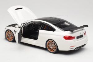 BMW M4 F82 GTS Alpine White Minichamps 1:18 110025221 Diecast - image 5 of 8