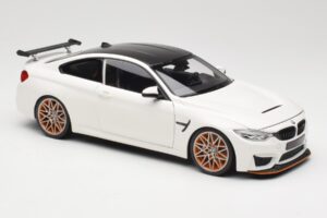 BMW M4 F82 GTS Alpine White Minichamps 1:18 110025221 Diecast - image 6 of 8