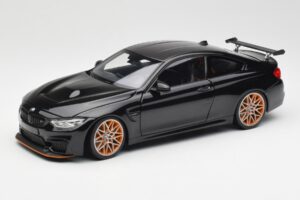 BMW M4 F82 GTS Sapphire Black Metallic Minichamps 1:18 110025220 Diecast