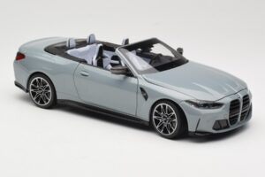BMW M4 G83 Cabriolet Grey Metallic Minichamps 1:18 110021032 Diecast - image 6 of 8