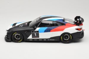 BMW M4 G82 GT4 #1 Presentation 2022 Otto 1:18 OT1228 Resin - image 3 of 6