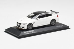 BMW M4 GTS F82 White With Grey Wheels Minichamps 1:43 410025221 Diecast - image 2 of 4