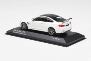 BMW M4 GTS F82 White With Grey Wheels Minichamps 1:43 410025221 Diecast - image 3 of 4