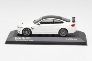 BMW M4 GTS F82 White With Grey Wheels Minichamps 1:43 410025221 Diecast