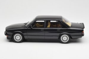 BMW M5 E28 Diamond Black Otto 1:18 OT184 Resin - image 3 of 6