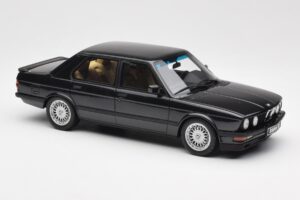 BMW M5 E28 Diamond Black Otto 1:18 OT184 Resin - image 4 of 6