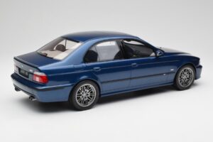 BMW M5 E39 Avus Blue Otto 1:12 G073 Resin - image 2 of 6