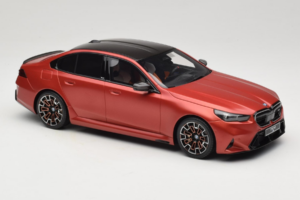 BMW M5 G90 Beach Orange GT Spirit 1:18 GT966 Resin - image 4 of 6