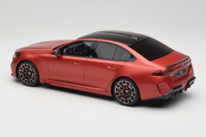 BMW M5 G90 Beach Orange GT Spirit 1:18 GT966 Resin - image 5 of 6