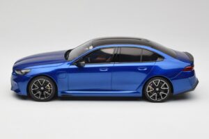 BMW M5 G90 Marina Bay Blue Metallic GT Spirit 1:18 GT507 Resin - image 3 of 6