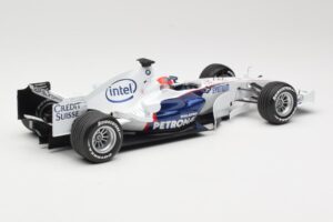 BMW Sauber F1.07 #10 R. Kubica Launch Version 2007 Minichamps 1:18 80430426995 Diecast - image 2 of 7