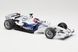 BMW Sauber F1.07 #10 R. Kubica Launch Version 2007 Minichamps 1:18 80430426995 Diecast - image 4 of 7