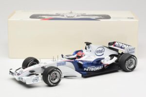 BMW Sauber F1.07 #10 R. Kubica Launch Version 2007 Minichamps 1:18 80430426995 Diecast - image 7 of 7