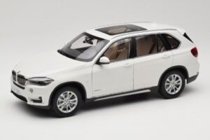 BMW X5 E70 Alpine White Paragon 1:18 PA-97073 Diecast