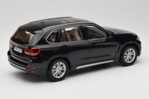 BMW X5 E70 Sapphire Black Paragon 1:18 PA-97071 Diecast - image 3 of 8