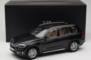 BMW X5 E70 Sapphire Black Paragon 1:18 PA-97071 Diecast - image 8 of 8
