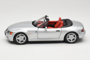 BMW Z3 Cabriolet Silver UT Models 1:18 20402 Diecast - image 4 of 8