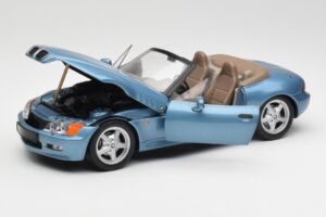 BMW Z3 E36/7 James Bond Goldeneye Blue Metallic UT Models 1:18 180024336 Diecast - image 2 of 8
