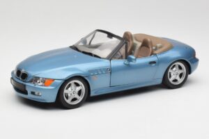 BMW Z3 E36/7 James Bond Goldeneye Blue Metallic UT Models 1:18 180024336 Diecast