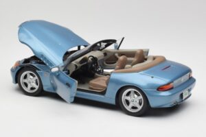 BMW Z3 E36/7 James Bond Goldeneye Blue Metallic UT Models 1:18 180024336 Diecast - image 5 of 8
