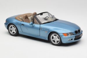 BMW Z3 E36/7 James Bond Goldeneye Blue Metallic UT Models 1:18 180024336 Diecast - image 6 of 8