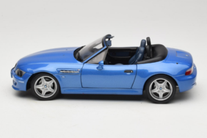BMW Z3 M Roadster Blue Dealer Edition UT Models 1:18 80439422939 Diecast - image 4 of 8