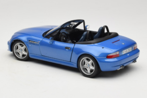 BMW Z3 M Roadster Blue Dealer Edition UT Models 1:18 80439422939 Diecast - image 7 of 8