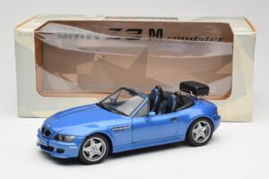 BMW Z3 M Roadster With Luggage Rack Blue Metallic UT Models 1:18 20416 Diecast - image 8 of 8