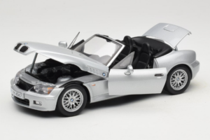 BMW Z3 Roadster 1.8 Silver Dealer Edition UT Models 1:18 80439411712 Diecast - image 2 of 8