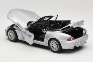 BMW Z3 Roadster 1.8 Silver Dealer Edition UT Models 1:18 80439411712 Diecast - image 5 of 8