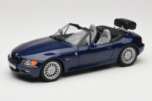 BMW Z3 Roadster Blue Dealer Edition UT Models 1:18 80439422186 Diecast