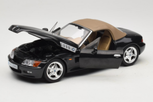 BMW Z3 Roadster Green Dealer Edition UT Models 1:18 80439411711 Diecast - image 2 of 8