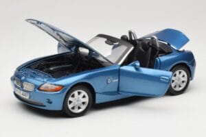 BMW Z4 E85 Blue Metallic Motormax 1:18 73144 Diecast - image 2 of 8