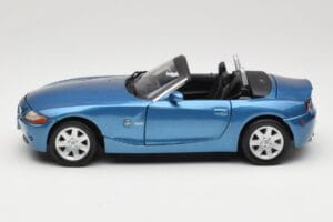 BMW Z4 E85 Blue Metallic Motormax 1:18 73144 Diecast - image 4 of 8