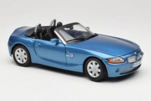 BMW Z4 E85 Blue Metallic Motormax 1:18 73144 Diecast - image 6 of 8