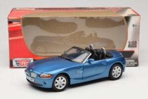 BMW Z4 E85 Blue Metallic Motormax 1:18 73144 Diecast - image 8 of 8