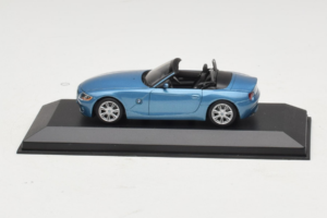 BMW Z4 E85 Cabriolet Light Blue Metallic Minichamps 1:43 BMW016 Diecast