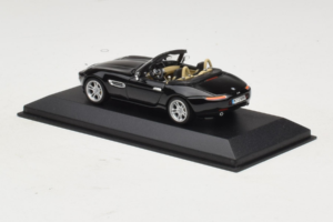 BMW Z8 Cabriolet Black Minichamps 1:43 80420026607-R1 Diecast - image 3 of 4