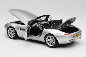 BMW Z8 E52 Cabriolet Silver Kyosho 1:18 80432411551 Diecast - image 7 of 8
