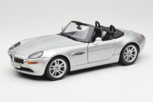 BMW Z8 E52 Titanium Silver Maisto 1:18 536896 Diecast