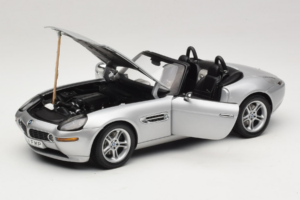 BMW Z8 Silver 007 The World Is Not Enough AUTOart 1:18 70511 Diecast - image 2 of 8