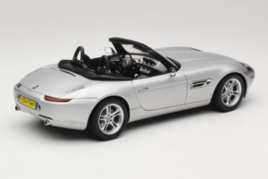 BMW Z8 Silver 007 The World Is Not Enough AUTOart 1:18 70511 Diecast - image 3 of 8