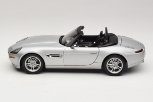 BMW Z8 Silver 007 The World Is Not Enough AUTOart 1:18 70511 Diecast - image 4 of 8