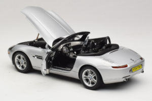 BMW Z8 Silver 007 The World Is Not Enough AUTOart 1:18 70511 Diecast - image 5 of 8