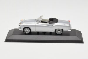 Borgward Isabella Cabriolet Silver Minichamps 1:43 400096030 Diecast