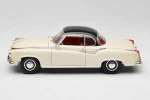 Borgward Isabella Coupe White Revell 1:18 8859 Diecast - image 4 of 8